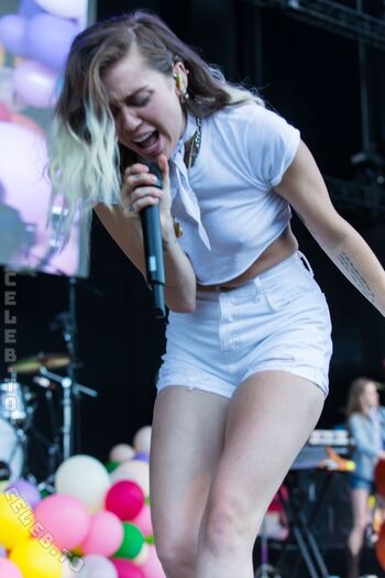 Full leaked Miley cyrus page private onlyfans photo