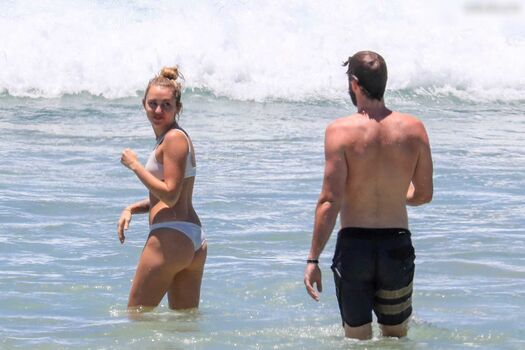 Full leaked Miley cyrus page private onlyfans photo