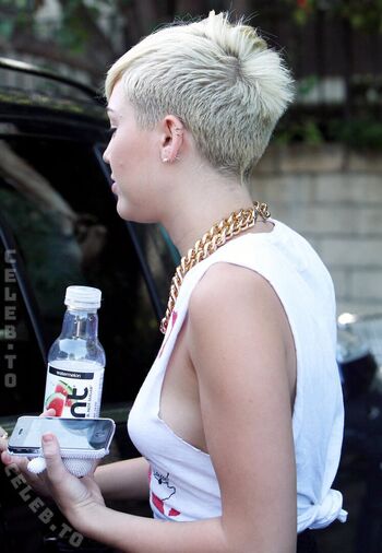 Full leaked Miley cyrus page private onlyfans photo