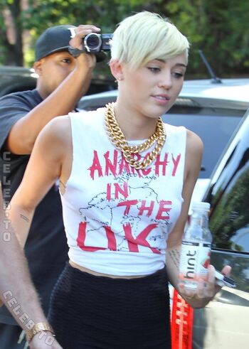 Full leaked Miley cyrus page private onlyfans photo