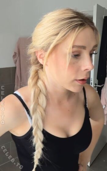 Full leaked Milschbaum private onlyfans photo