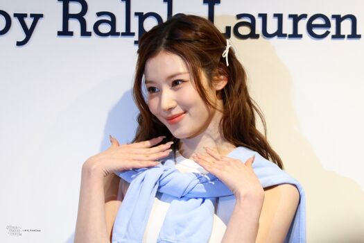Full leaked Minatozaki sana page private onlyfans photo
