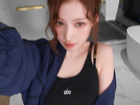Full leaked Minatozaki sana page private onlyfans photo