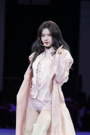 Full leaked Minatozaki sana page private onlyfans photo