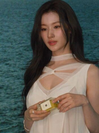Full leaked Minatozaki sana page private onlyfans photo