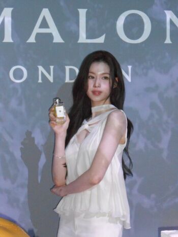 Full leaked Minatozaki sana page private onlyfans photo