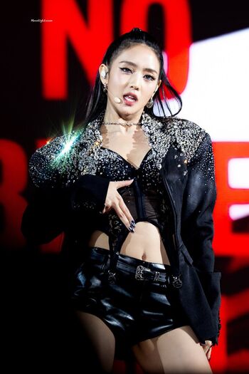 Minnie (Nicha Yontararak - I-dle