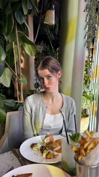 Full leaked Mira  page private onlyfans photo