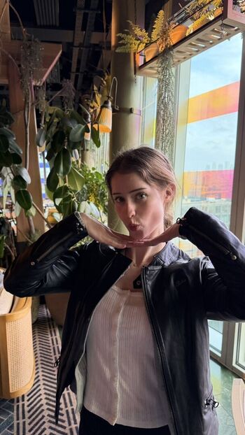 Full leaked Mira  page private onlyfans photo