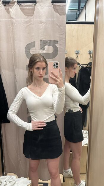 Full leaked Mira private onlyfans photo