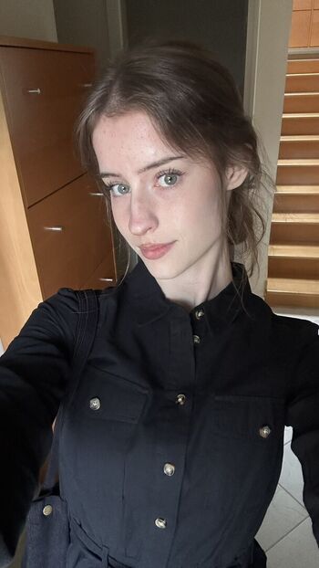 Full leaked Mira private onlyfans photo