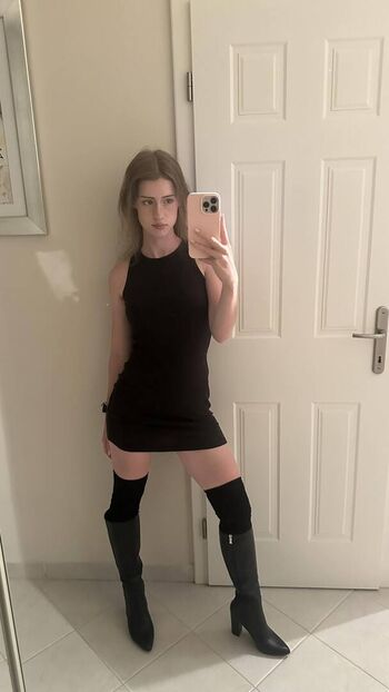 Full leaked Mira  page private onlyfans photo
