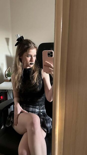 Full leaked Mira private onlyfans photo