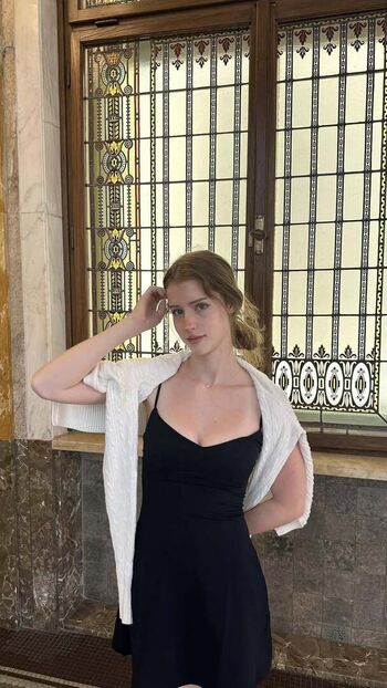 Full leaked Mira private onlyfans photo
