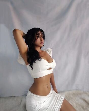 Full leaked Miss mahat private onlyfans photo