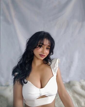 Full leaked Miss mahat private onlyfans photo