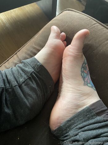 Full leaked Misshoneycatt private onlyfans photo
