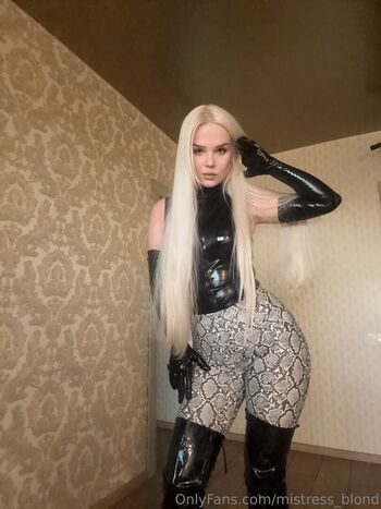 mistress_blond