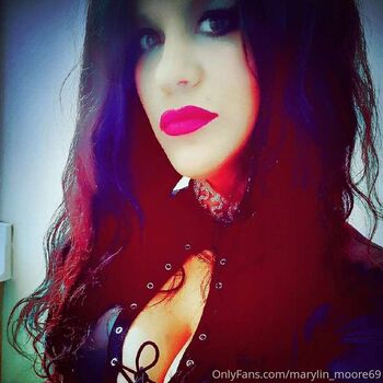 Mistress Marylin Moore