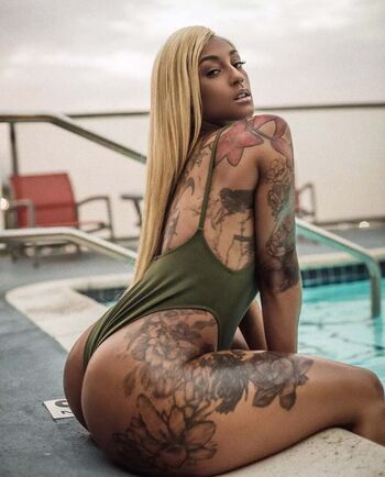 Full leaked Mizz twerk private onlyfans photo
