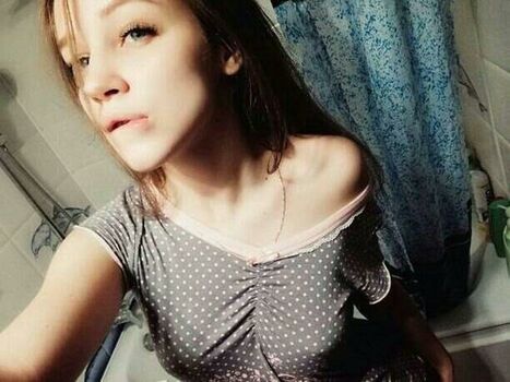 Full leaked Model anuta private onlyfans photo