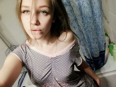 Full leaked Model anuta private onlyfans photo