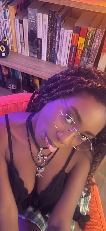 Full leaked Moisherine private onlyfans photo