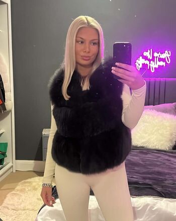 Full leaked Mollymercedes private onlyfans photo