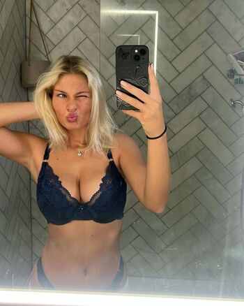 Full leaked Mollymercedes private onlyfans photo