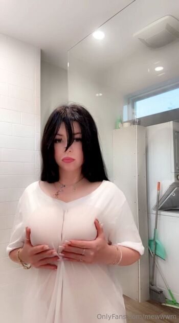 Full leaked Mollymew private onlyfans photo