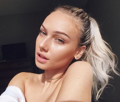 Full leaked Mollyomalia private onlyfans photo