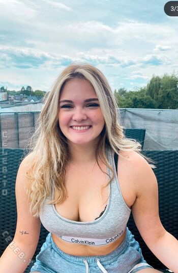 Full leaked Mondwika page private onlyfans photo