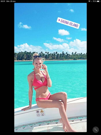 Full leaked Montaine mounet private onlyfans photo