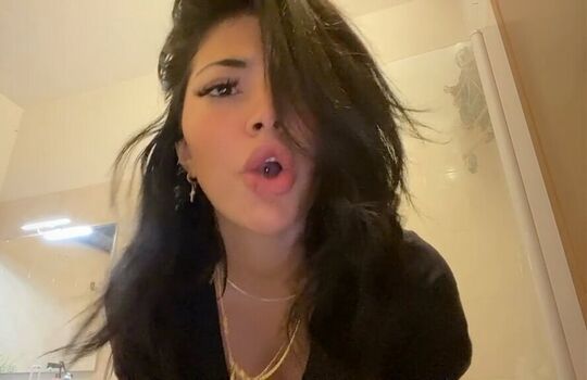 Full leaked Morenamore private onlyfans photo