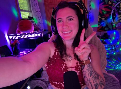 MrsMobster21