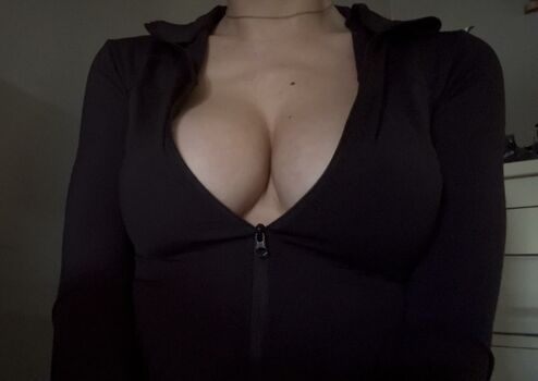 Full leaked Myeyesareuphere private onlyfans photo