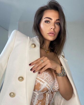 Nadine Mirada