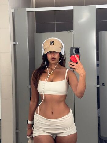Full leaked Nahrin khan private onlyfans photo