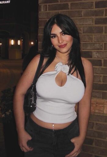 Full leaked Naiyha alkarim private onlyfans photo