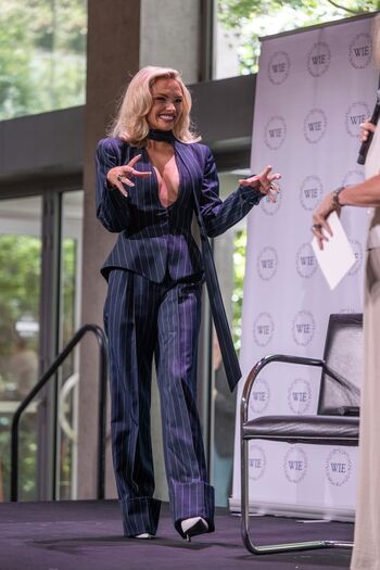 Full leaked Natalie alyn lind page private onlyfans photo