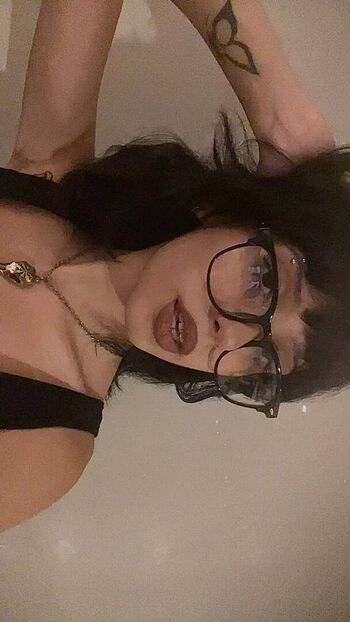 nayyoushaa-diiorcuts-g59nai