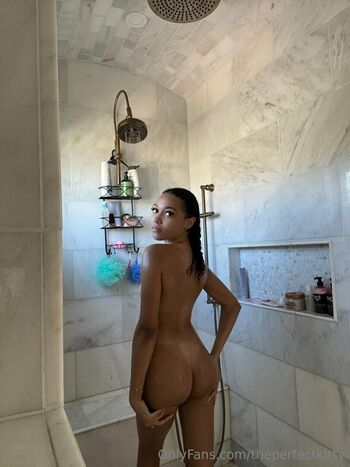 Full leaked Nerdy petite kitty private onlyfans photo
