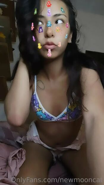 Newmooncat