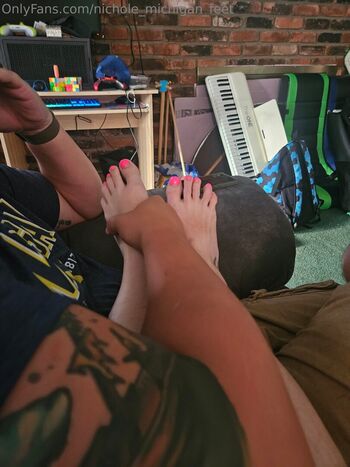 nichole_michigan_feet
