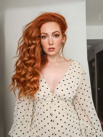 Nicole Simone