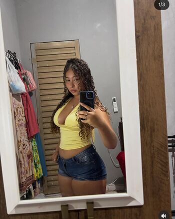 Nicolly_scobar