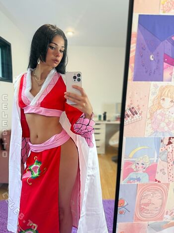 Nikki Barlowe