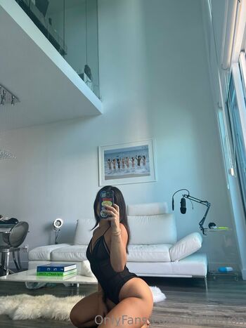 Full leaked Nikkidoyon private onlyfans photo