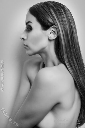 Full leaked My mia/ private onlyfans photo