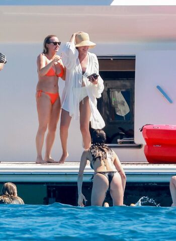 Full leaked Nina dobrev private onlyfans photo